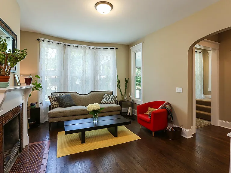 890 Goodrich Ave — Photo 5