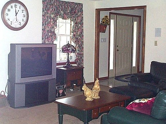 4th image of 3232 Woodland Ct N