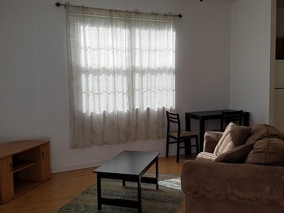 3rd image of 132A Burnett Ln #A