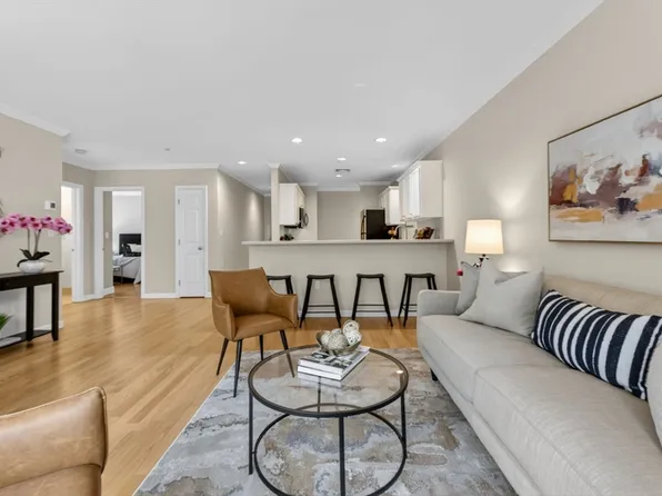 974 Main St APT 23, Wakefield, MA 01880