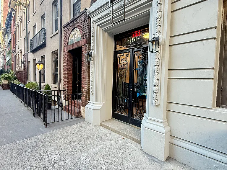 151 E 19th St #54B — Photo 10