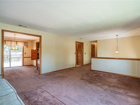 5th image of 44 Briarwood Ln
