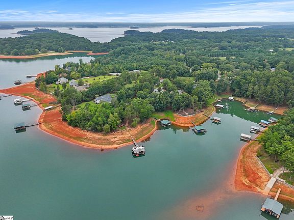 2nd image of 215B Black Bass Rd