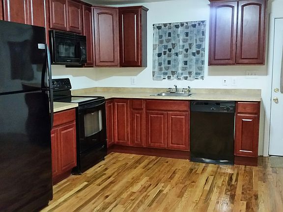 3rd image of 51 Ronkonkoma Blvd