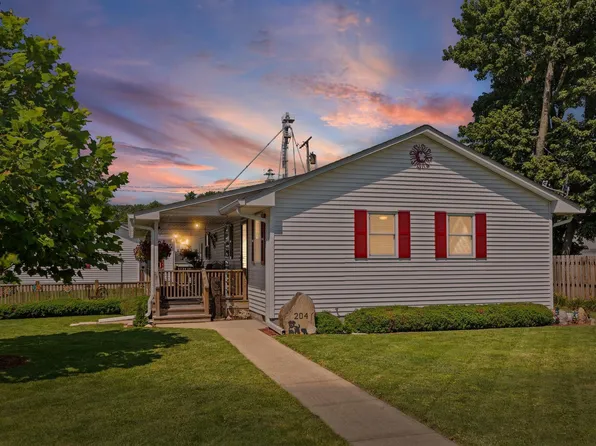 204 S Burke St, Wolcott, IN 47995