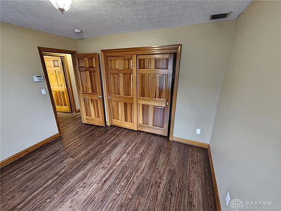 3rd image of 2811 Huntington Dr