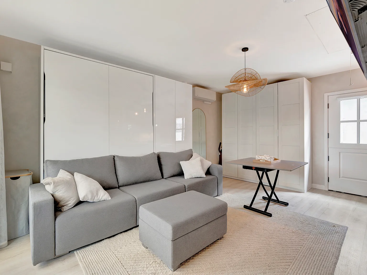 Studio, 365 sqft, $2,600 — Photo 3
