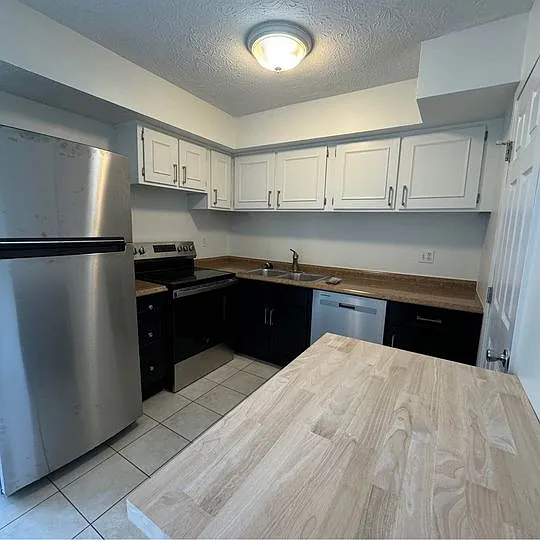 7409 Golden Springs Dr #7409 — Photo 2