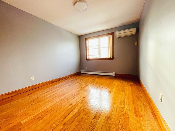 3rd image of 1454 121st St