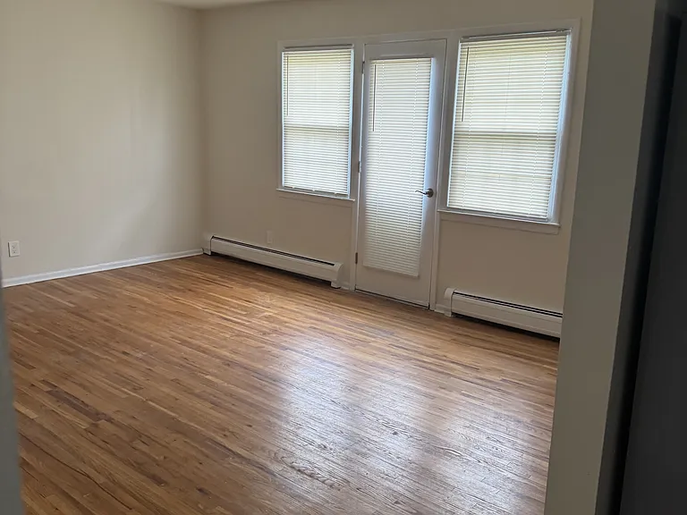 249 N Middletown Rd — Photo 31