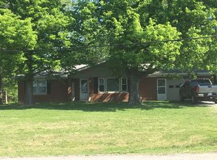 1011 Carlyle Rd, Bartelso, IL 62218