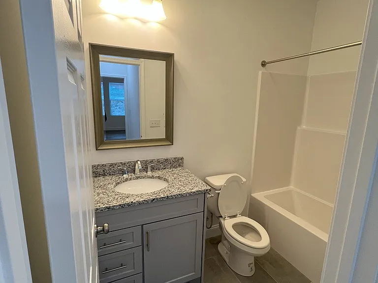 1940 29th St NE — Photo 20