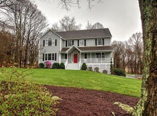 15 Village Green Ln, Monroe, CT 06468