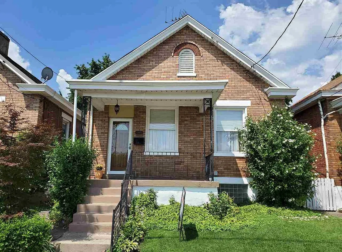 1817 Russell St photo 1