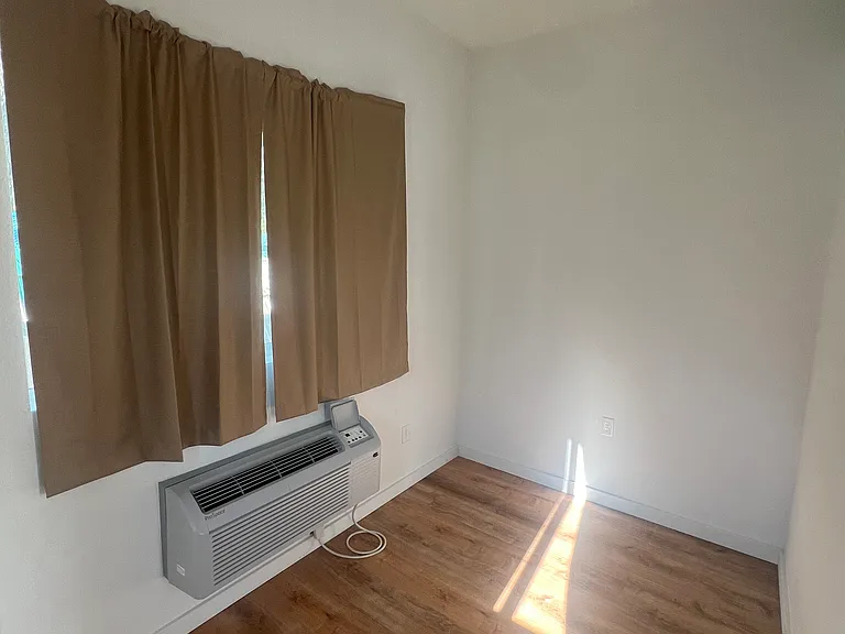 111 Tiger St #D — Photo 6
