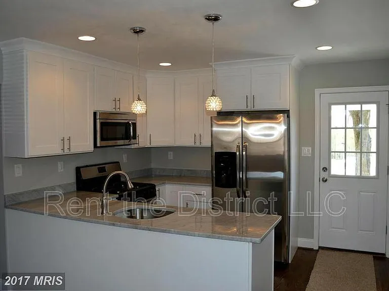 707 Kennedy St NE — Photo 2