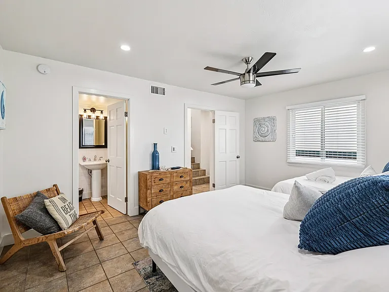 722 Sunset Ct — Photo 15