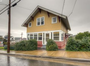 962 8th St, Astoria, OR 97103