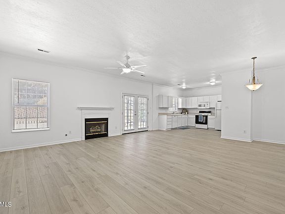 4th image of 1418 Randall Park Dr