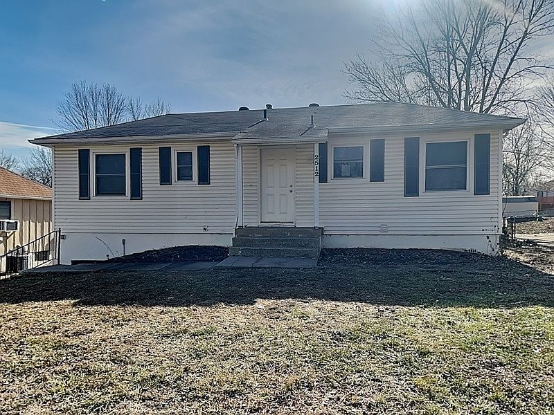 1st image of 2512 NW Kingsridge Dr
