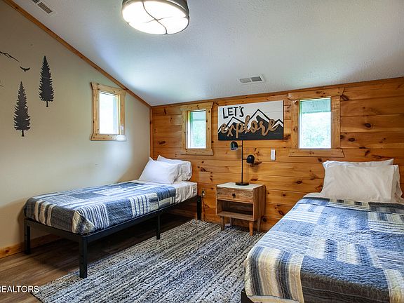24th image of 920 Falcon View Way