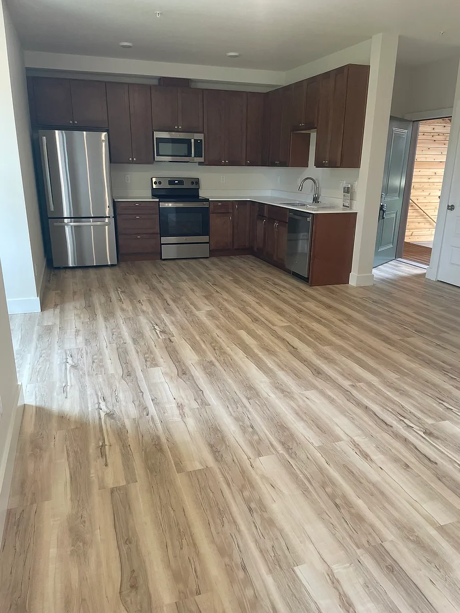 Building Photo - 2950 SW Coho St #1