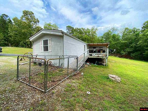 4th image of 40 Cedar Dr