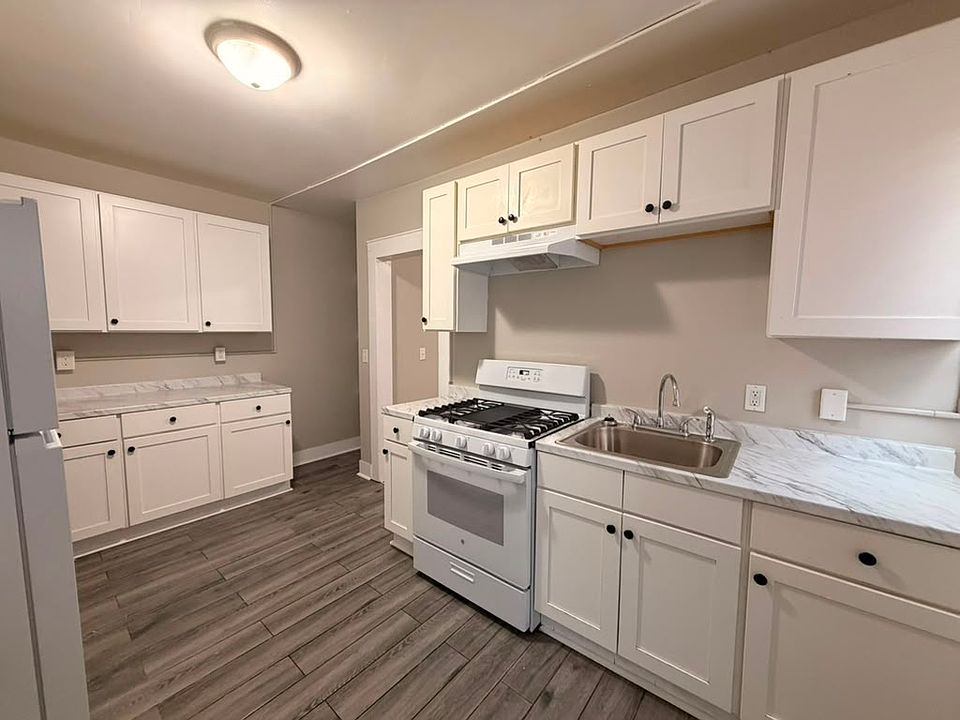1st image of 103-105 Lombard St #105-1A