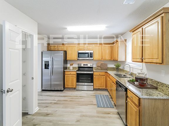 2nd image of 128 River Park Cir