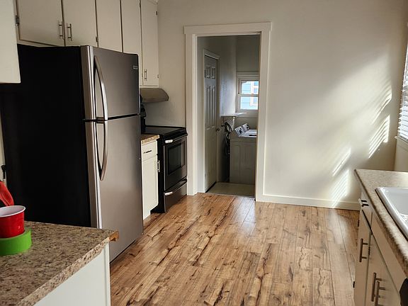 5th image of 2422 14th Ave