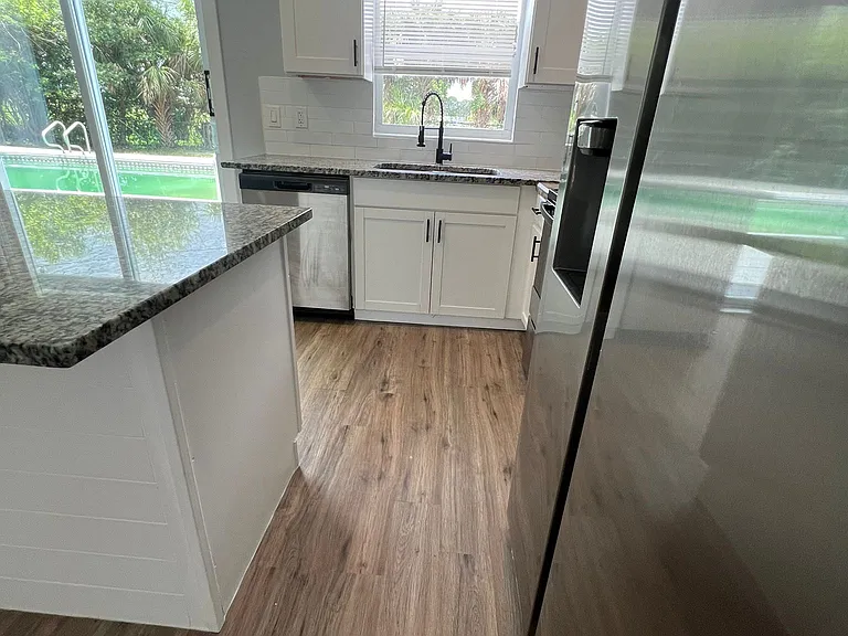 1221 Cypress Ln — Photo 6