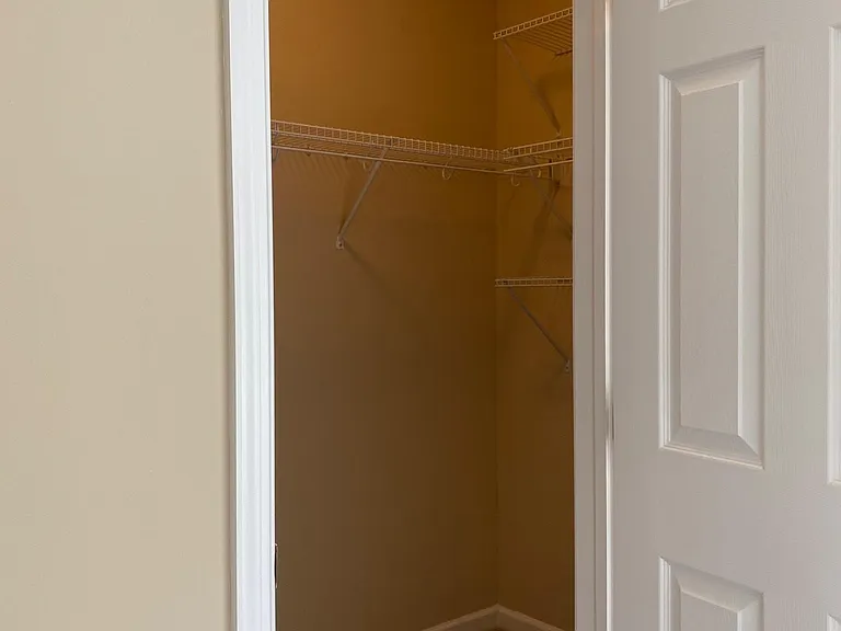 2728 Hunters Crest Dr — Photo 20