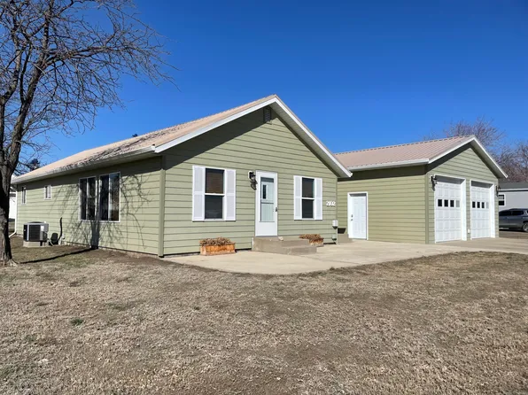 2102 E Park St, Pierre, SD 57501