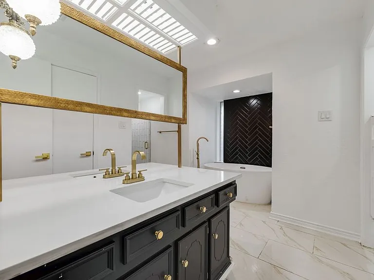 7124 Teresita Trl — Photo 17
