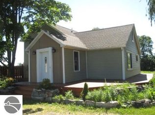 2650 E Pleasant Valley Rd, Shepherd, MI 48883