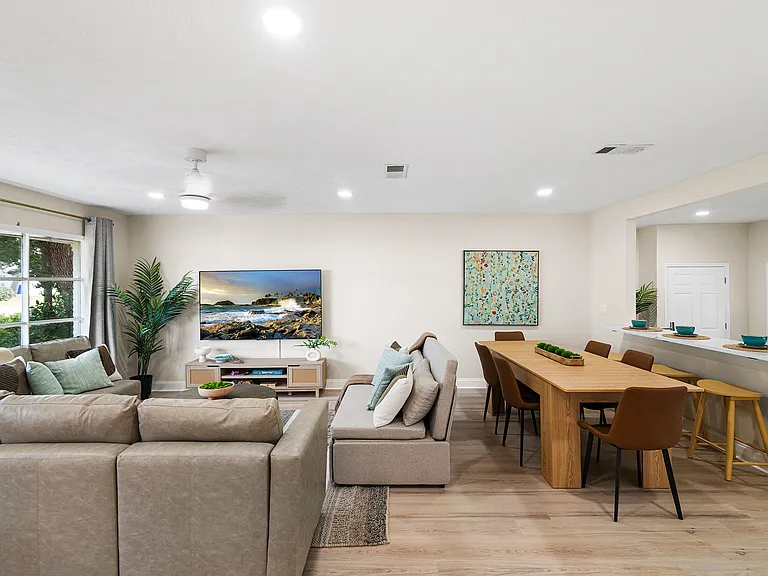 5315 Shore Dr — Photo 2