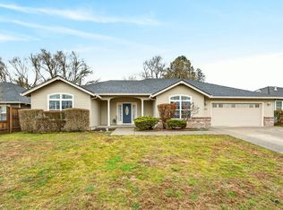 884 Mendolia Way, Central Point, OR 97502