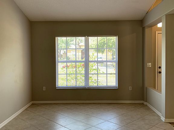 5th image of 1011 Monterey Dr