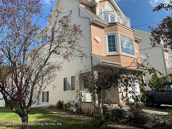 2nd image of 99 Herrick Ave