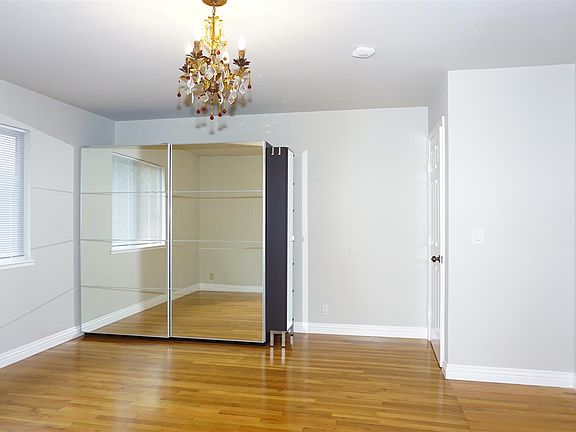 5th image of 2444 Palm Ave
