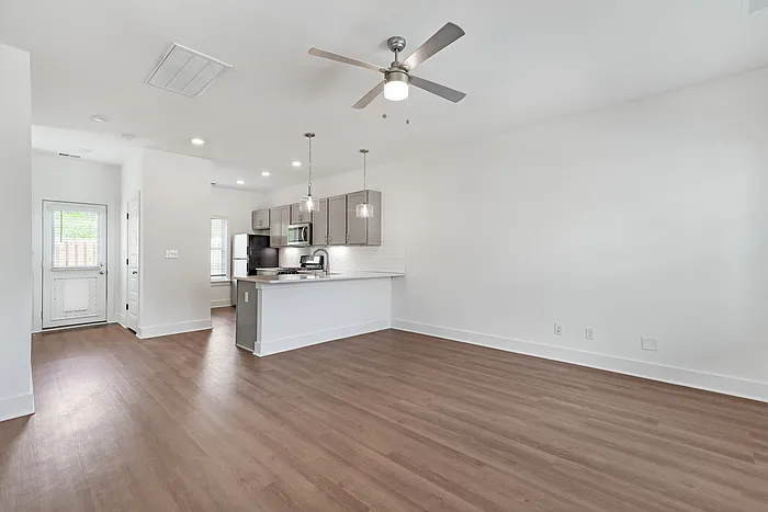 105 Huntley Dr — Photo 5