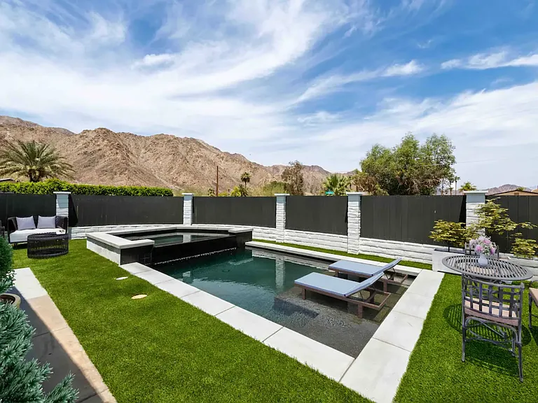 54510 Avenida Madero #1 — Photo 4