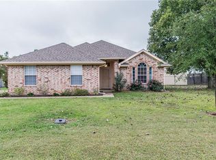 123 Howland Ln, Waxahachie, TX 75167