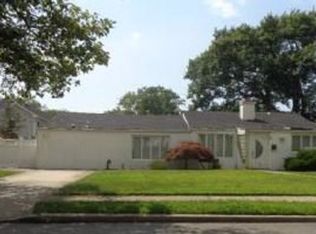 45 Beverly Pl, Massapequa, NY 11758