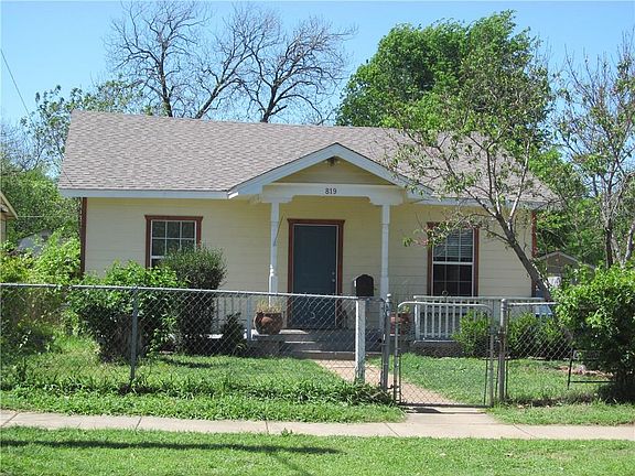 3rd image of 819 N Barnett Ave