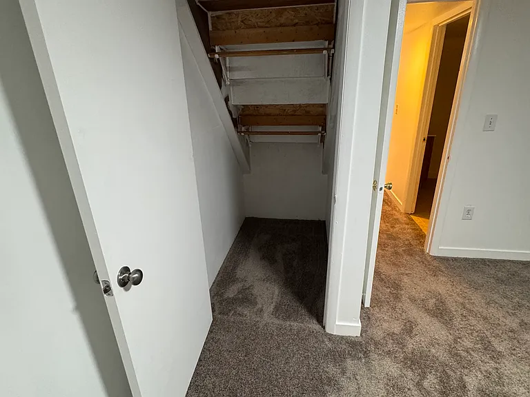 827 Meadow Rd — Photo 12