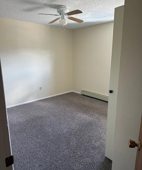 547 Yale Pl — Photo 3