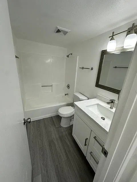 1119 W Broadway St #2 in Cypress, CA 90630 — Photo 4