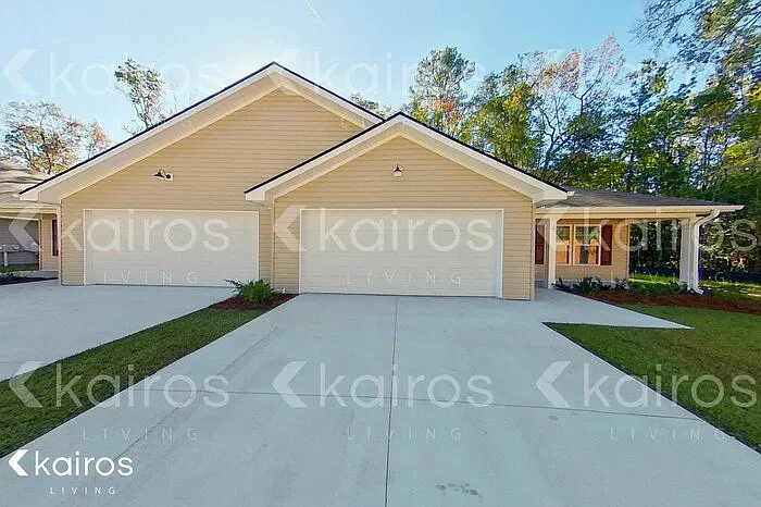 3 bed, 2.0 bath, 1453 sqft, $1,695 — Photo 1
