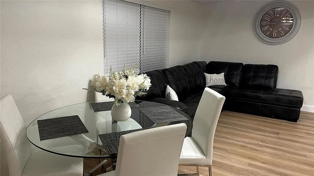 4 bed, 2.0 bath, 1432 sqft, $3,250 — Photo 4